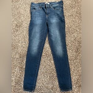 Juniors skinny jeans